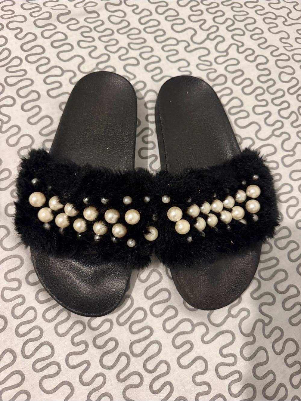 Faux Fur Pearl Slide Sandals - Black
